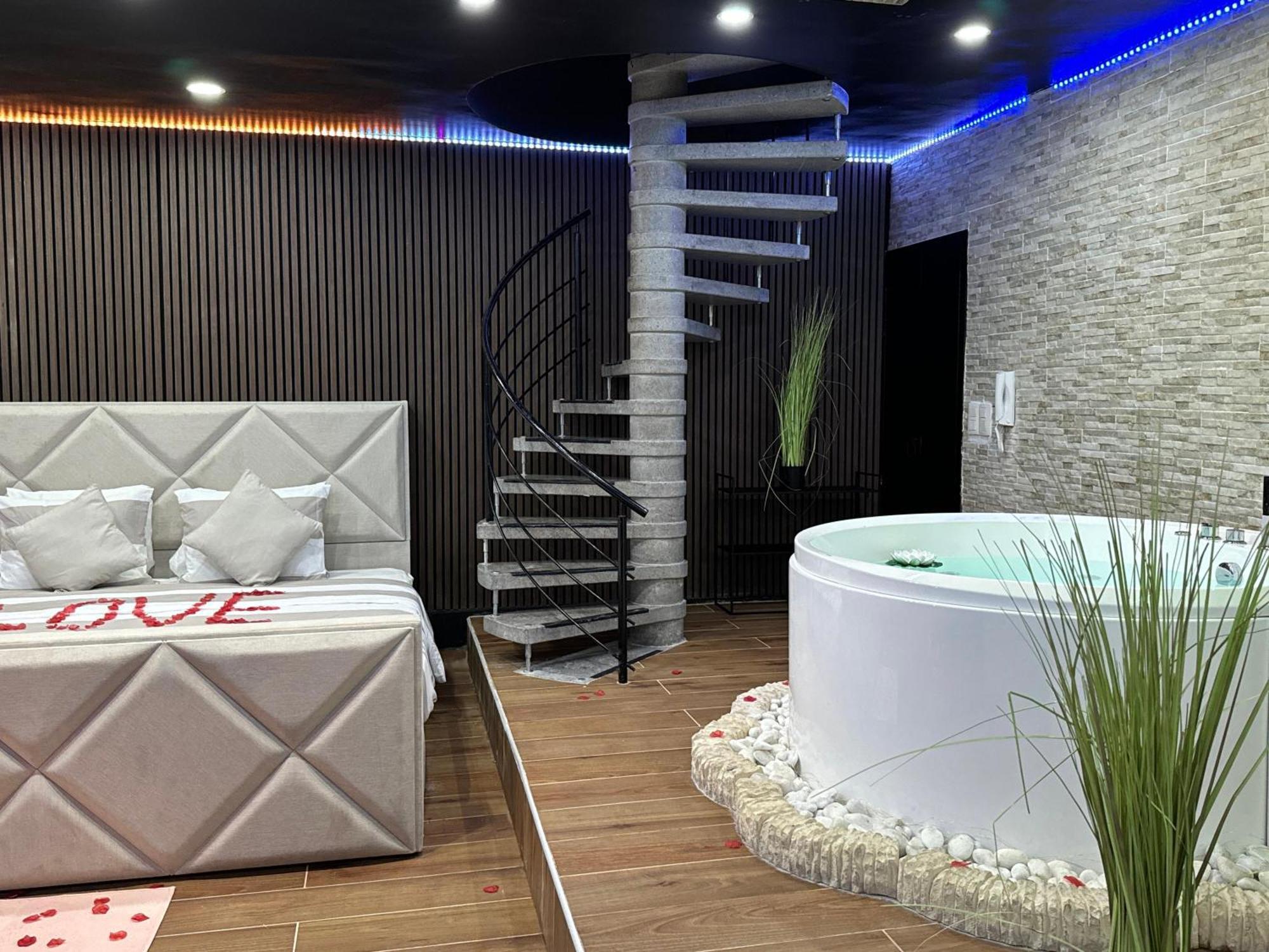 Love hôtel Bolingo *